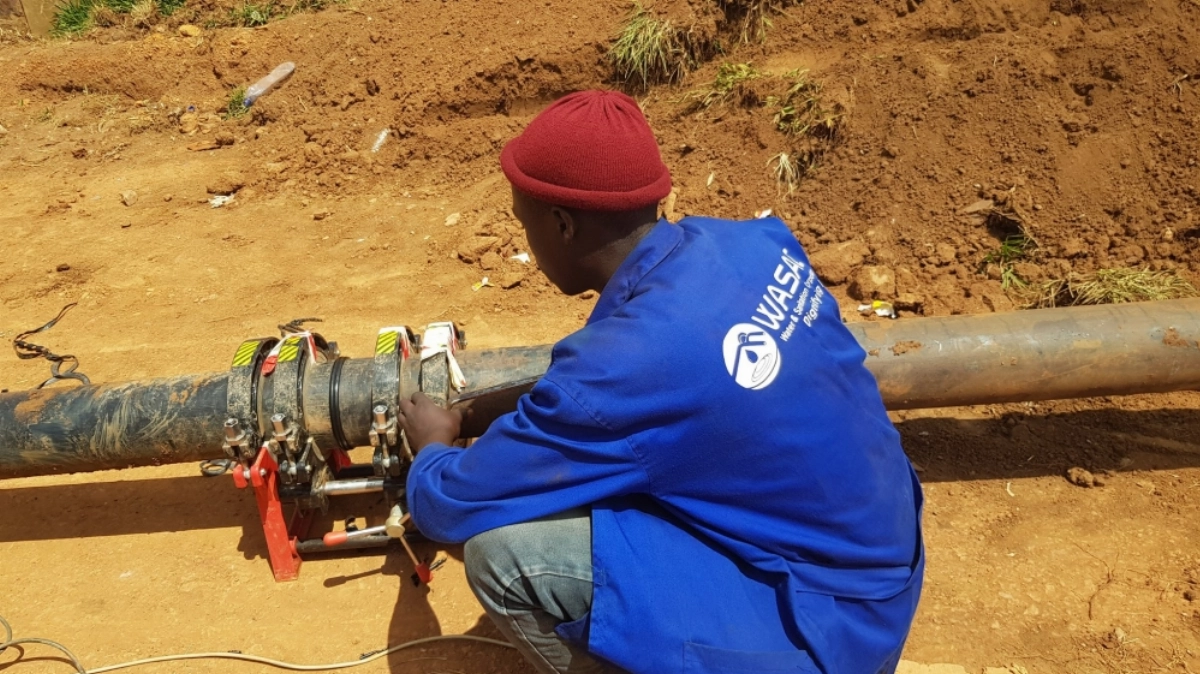Abatekinisiye 10 ba WASAC bafunzwe bazira kwaka abaturage amafaranga